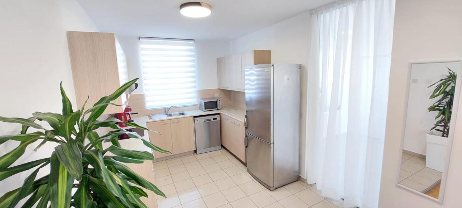 City Flats 2 Bedroom Apartment Larnaca Exterior photo